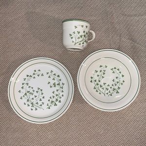 Arklow Honey Stone Made in Ireland “Limerick” #8147 Bowl, Mug 7.5 inch Plate